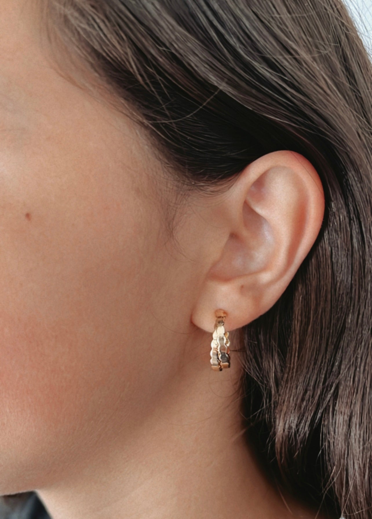 Double layer scallop hoops