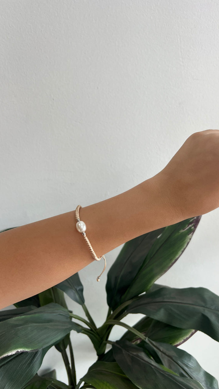 Pearl String Bracelet